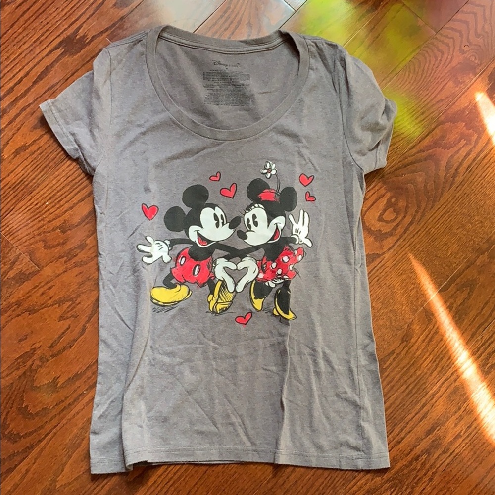 Disney love tee
